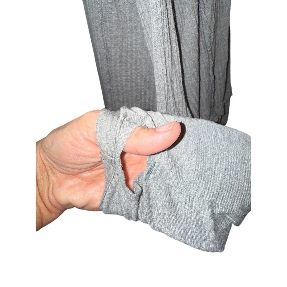 WE THE FREE Grey Thermal Waffle Knit Cozy Sweater‎ with Thumb Holes Size Small
